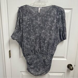 Elegant Gray Patterned Blouse